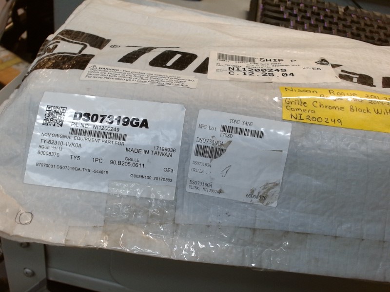 Front Grille Chrome Black With out Camera 